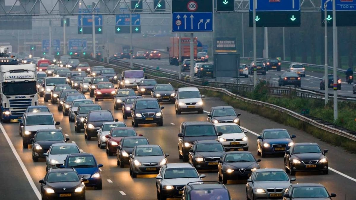 Verkeer op de Nederlandse snelweg